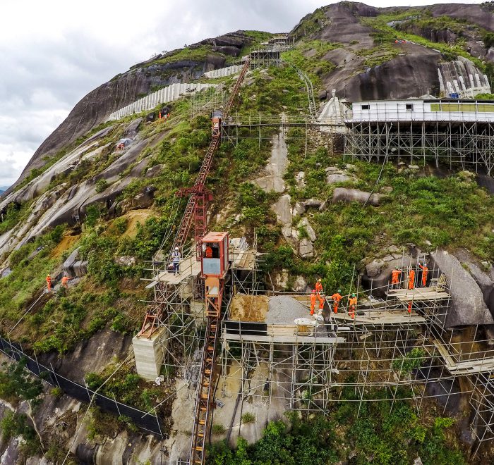 Estabilização de Encostas Córrego Dantas - Nova Friburgo (2016)